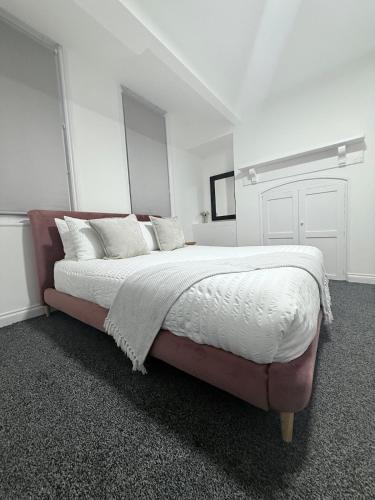 Oadby Apartment | Spacious Flat Central & Cozy