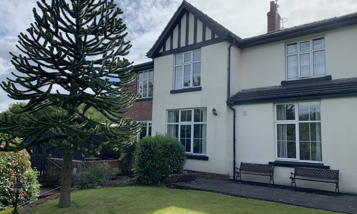 Ambergate House | Spacious house on the edge of the Peak District