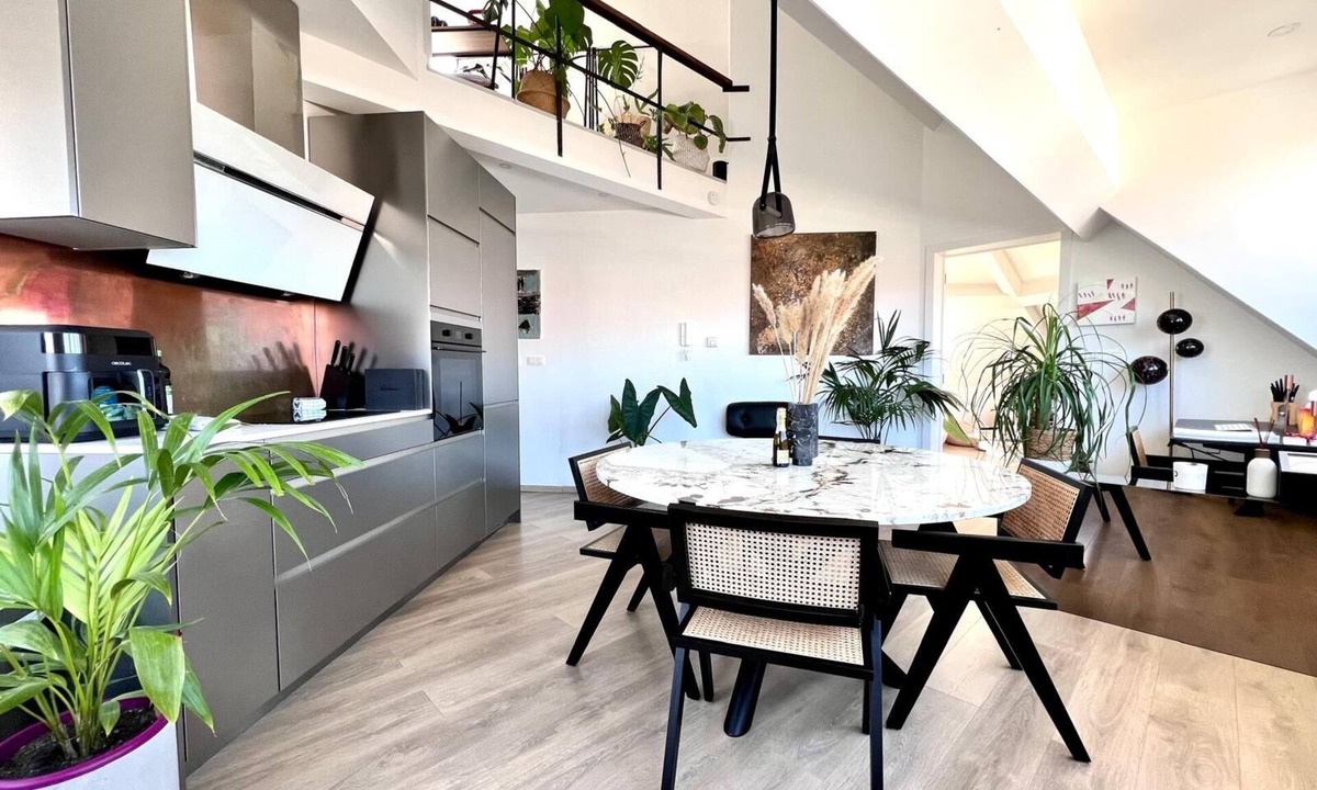 Jacht Apartment | Spacious Loft - View over the roofs of Brussels