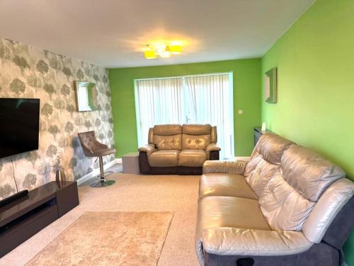 Corby Apartment | Spacious Modern 5-Bedroom Detached Home in Corby