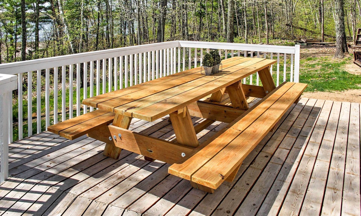 Crosslake House | Spacious Pine Lake Home: Deck, Fire Pit + 3 Acres!