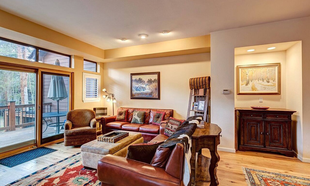 Warrior's Mark House | Spacious townhome, walk to downtown, private hot tub!