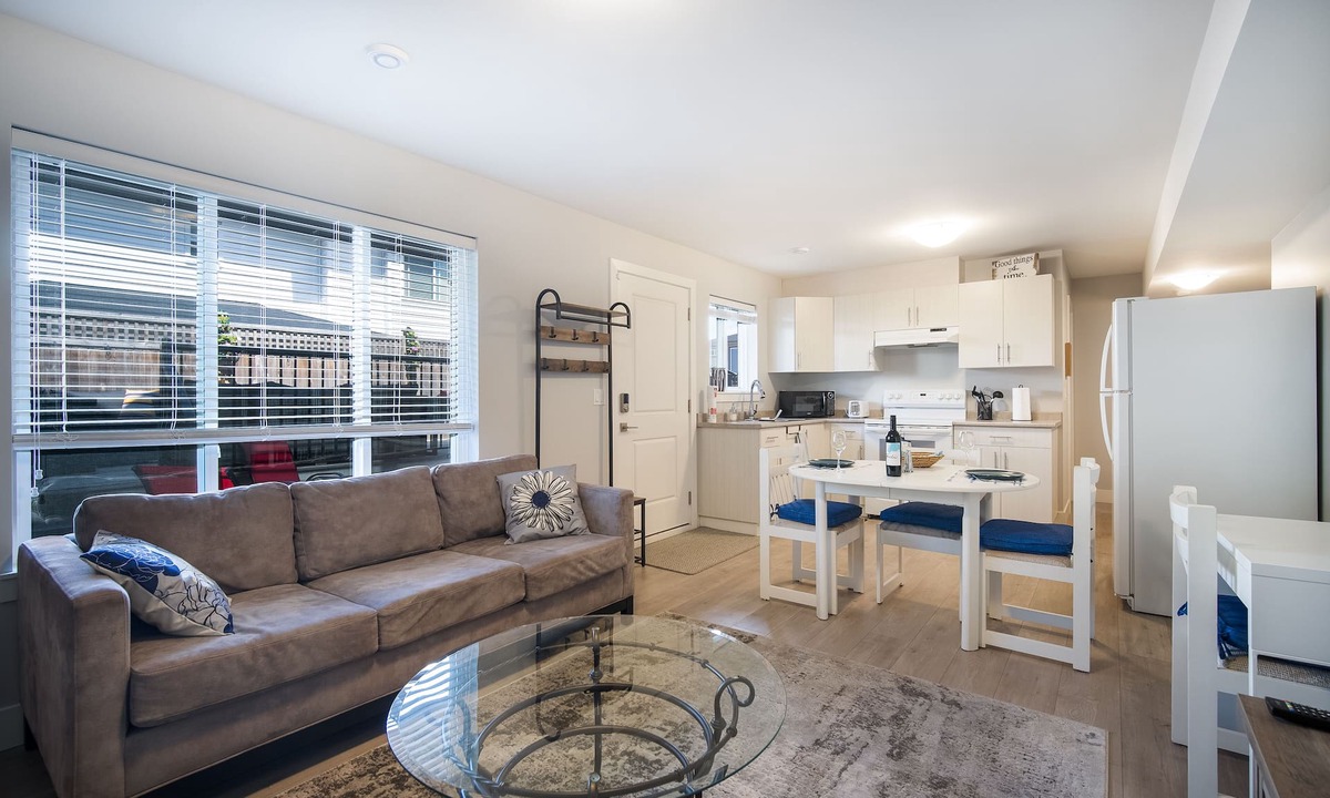 South Newton House | Stay at our comfy corner!