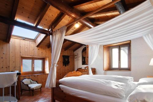 Moltrasio House | Stone House of the year 1500