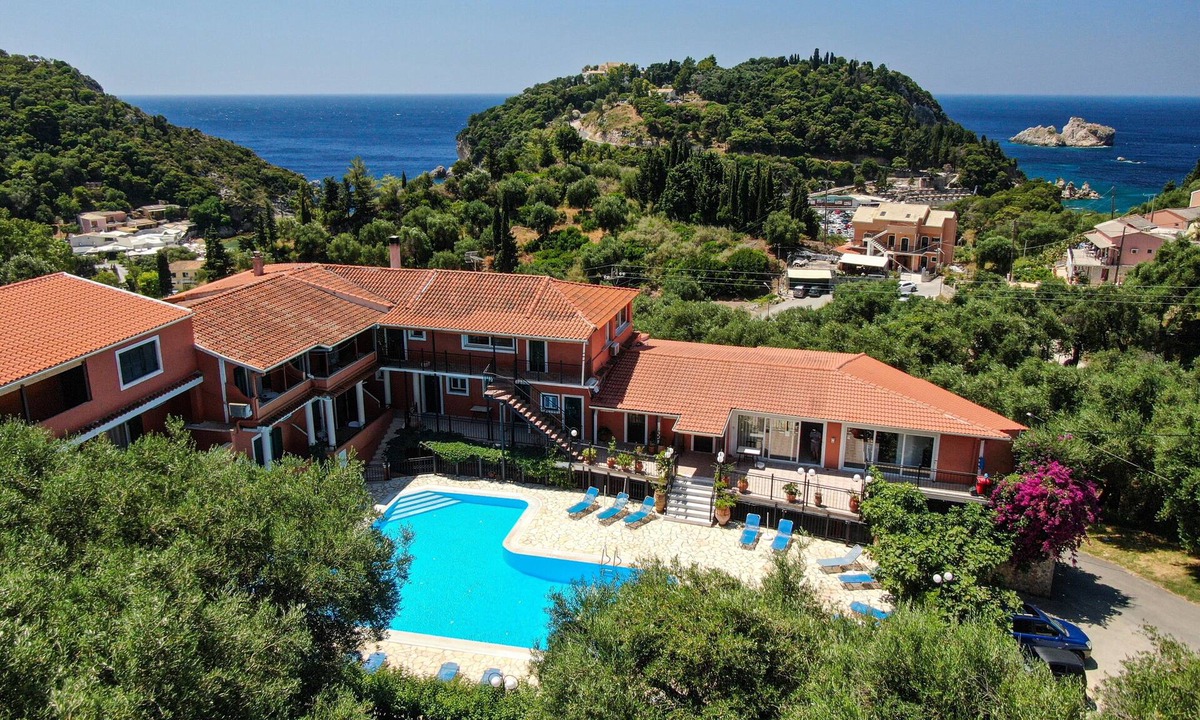 Lakones Apartment | Studio Apartment 'Arianna Superior Studio 18' with Shared Pool, Balcony & Wi-Fi