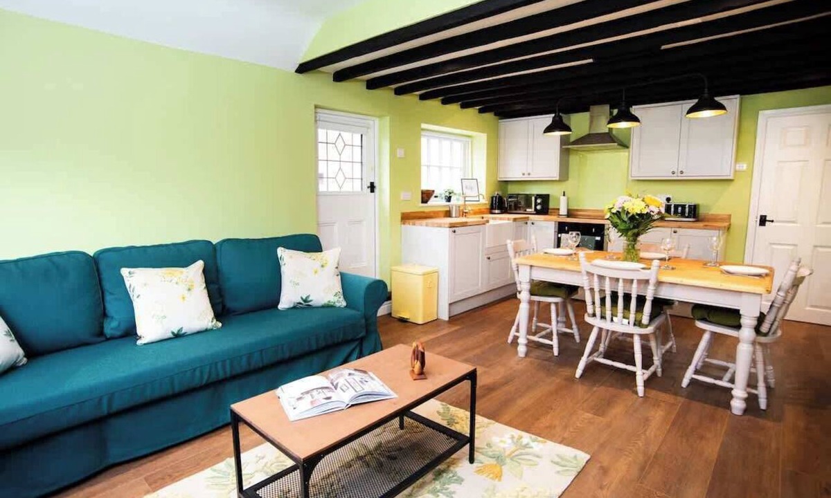 Stoke Bardolph Apartment | Stunning and Scenic Farmhouse | Perfect Setting