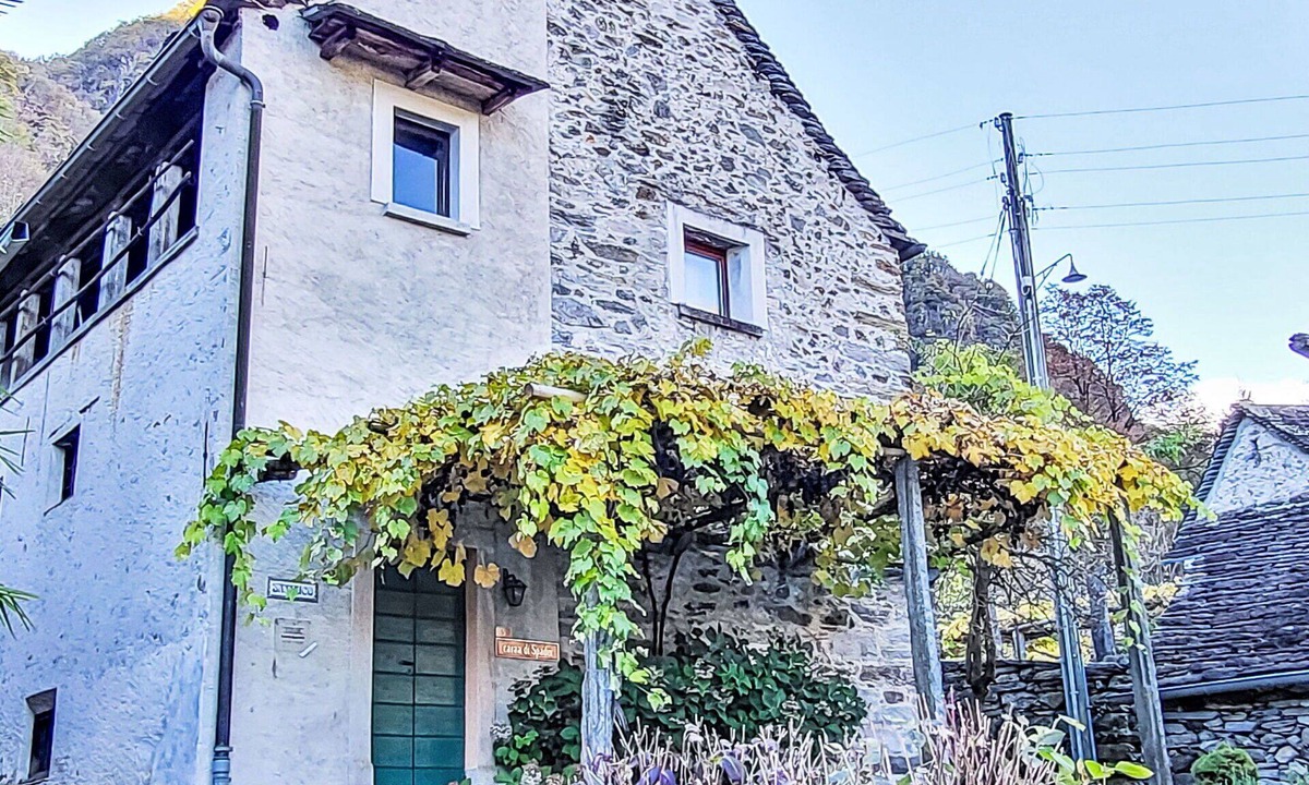 Aurigeno House | Stunning private villa for 6 people with WIFI, patio and panoramic view