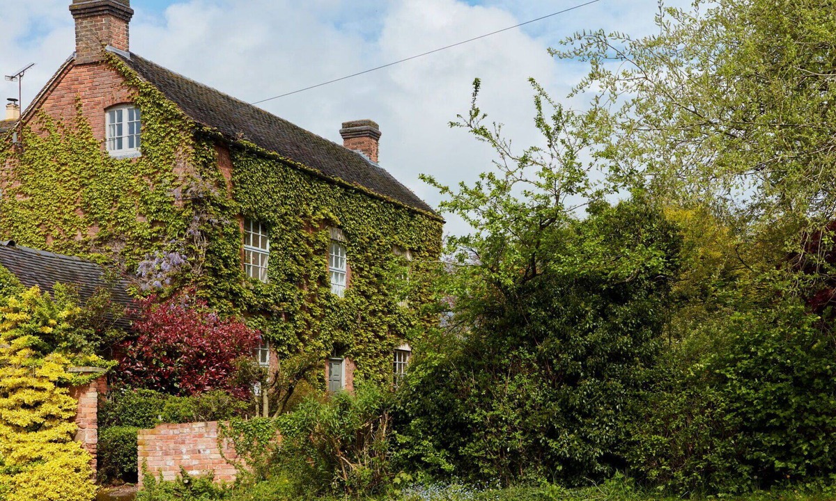 Dalbury Lees House | Stunning villa for 10 guests with WIFI and TV