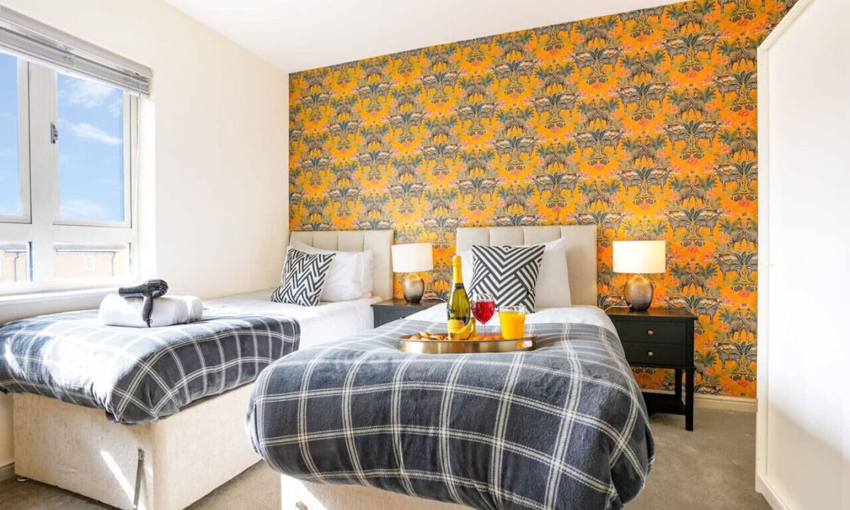 Northampton Apartment | Stylish City Centre Apartment with Free Parking
