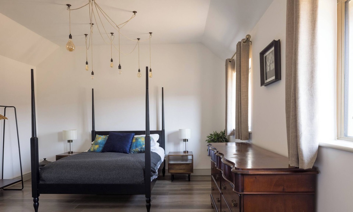 Croydon Cottage | Stylish cottages, countryside location, scandi hot tub, 20 mins to Cambridge