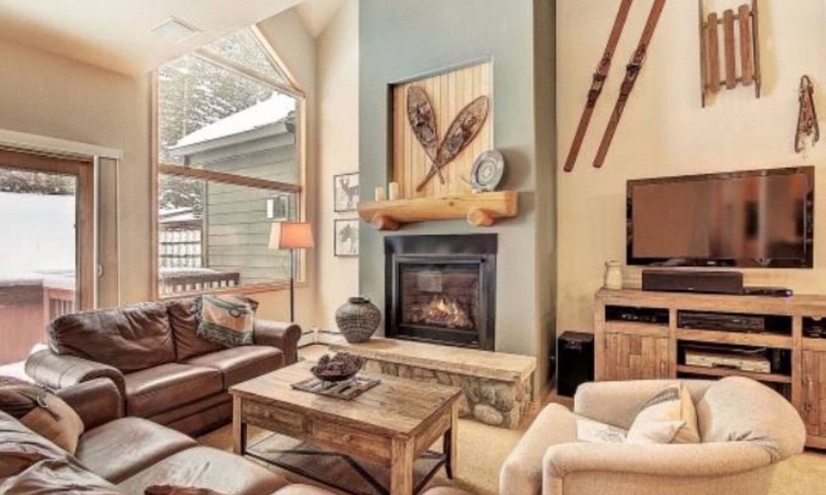 Peak 8 Ski Chalet | Tall Pines Superchair Townhome Ski In/Out Private Hot Tub