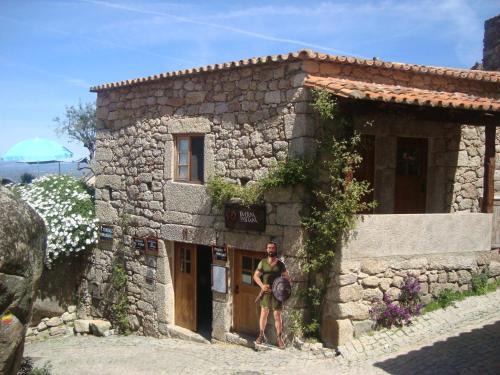 Monsanto House | Taverna Lusitana