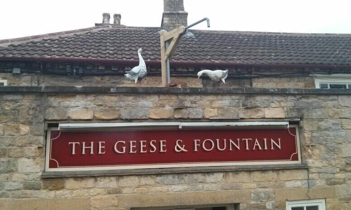Knipton Hotel | The Geese and Fountain