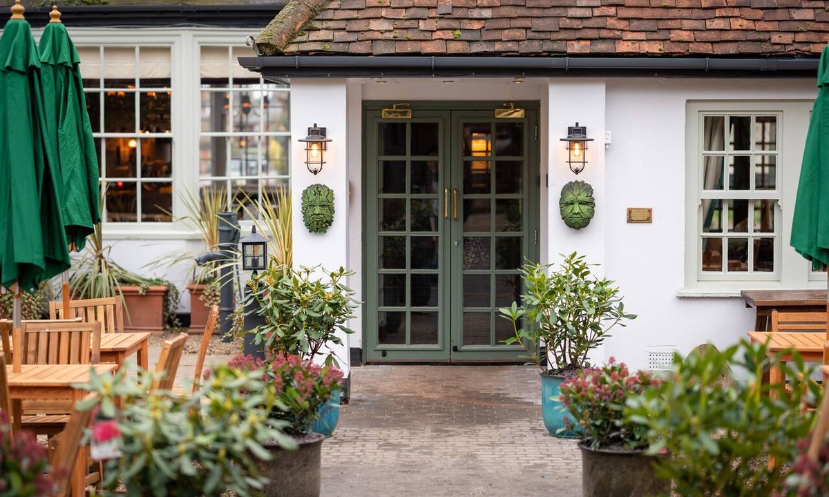 Old Harlow Hotel | The Green Man by Chef and Brewer Collection