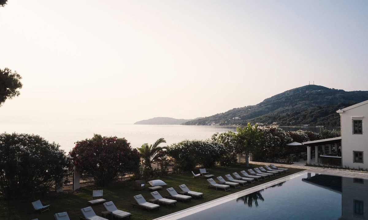 Messonghi Hotel | The Olivar Suites