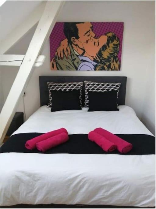 Jumet Apartment | The pop-art luxury suite