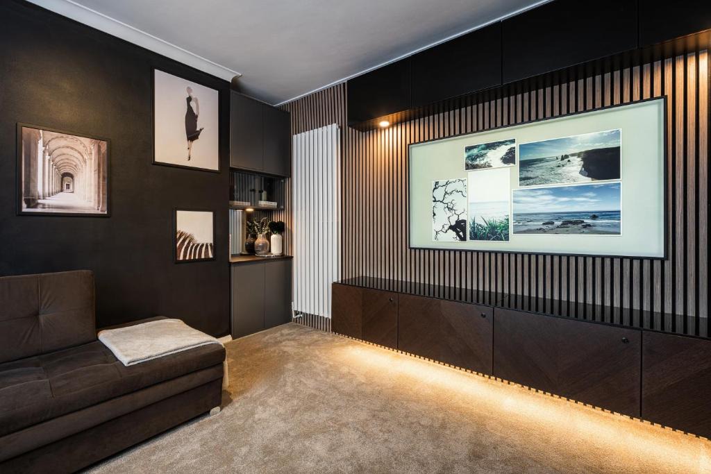 Aylestone Apartment | The Studio, Luxury 3 Bed Home with Parking