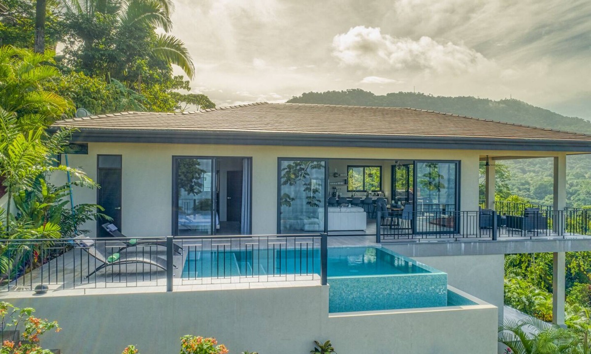 Dominicalito House | The VIEWS! - Dominicalito BEACH at your doorsteps Gated and Secure
