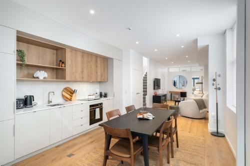 Te Aro Apartment | The Windsor - 3BR City Stay in Wellington CBD