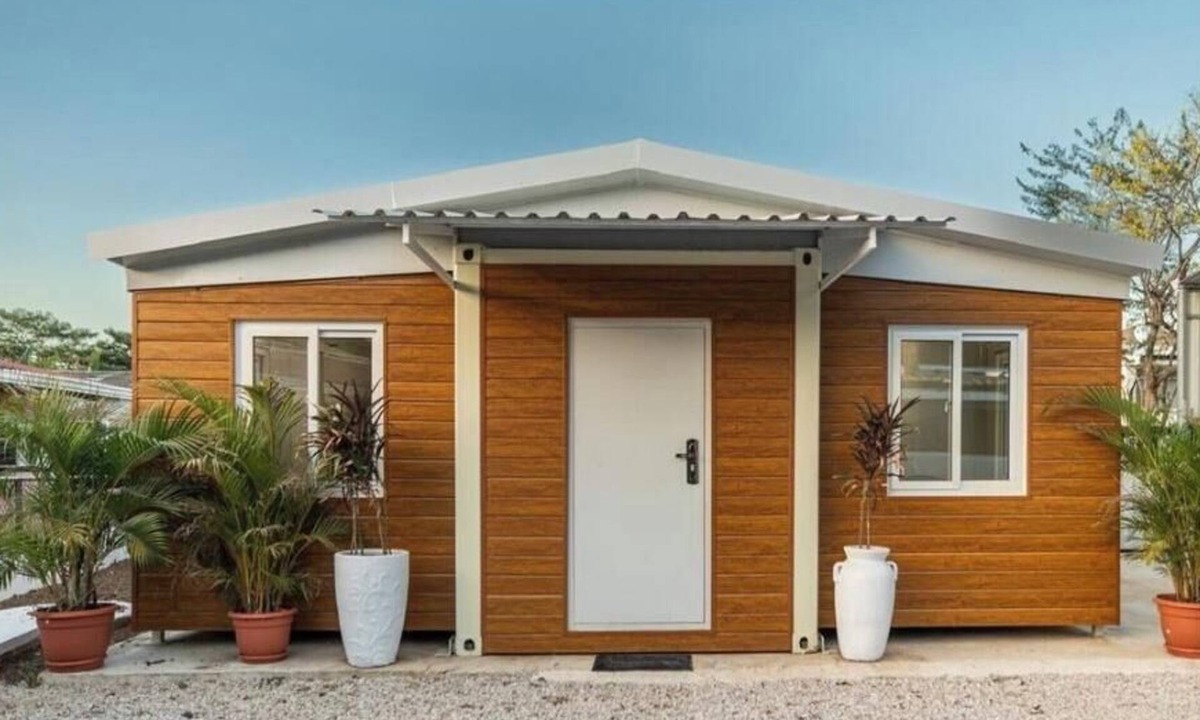 Canafistula House | Tiny Home #3 – 2BR Private Community Quiet Pool A/C WiFi Near Beach
