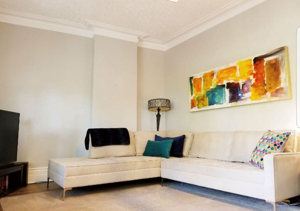 Parkdale House | Toronto Downtown West Modern Home for 6 People 2 Floor 3 BR 2 WR