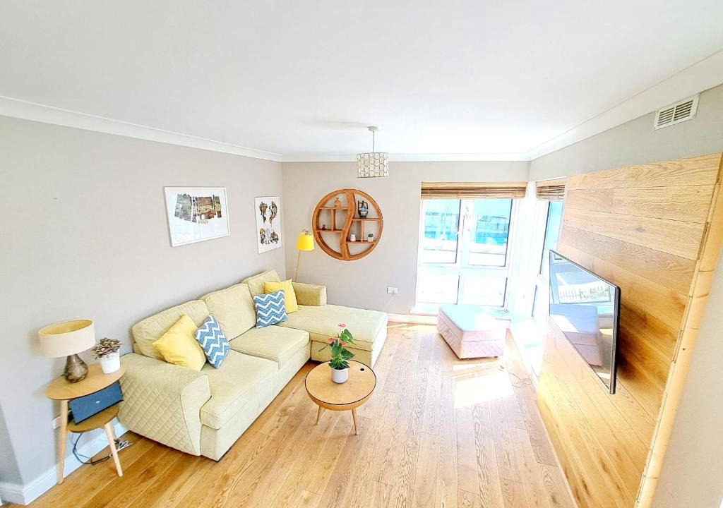 Northumberland Park Apartment | Tottenham Spur Hideaway