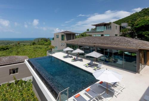 Choeng Thale Villa | Tropical Castle Villa