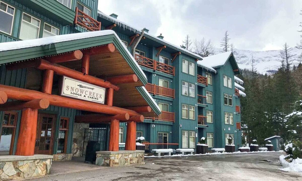 East Kootenay Condo | True Ski In/Out. Common Hot Tub and Pool