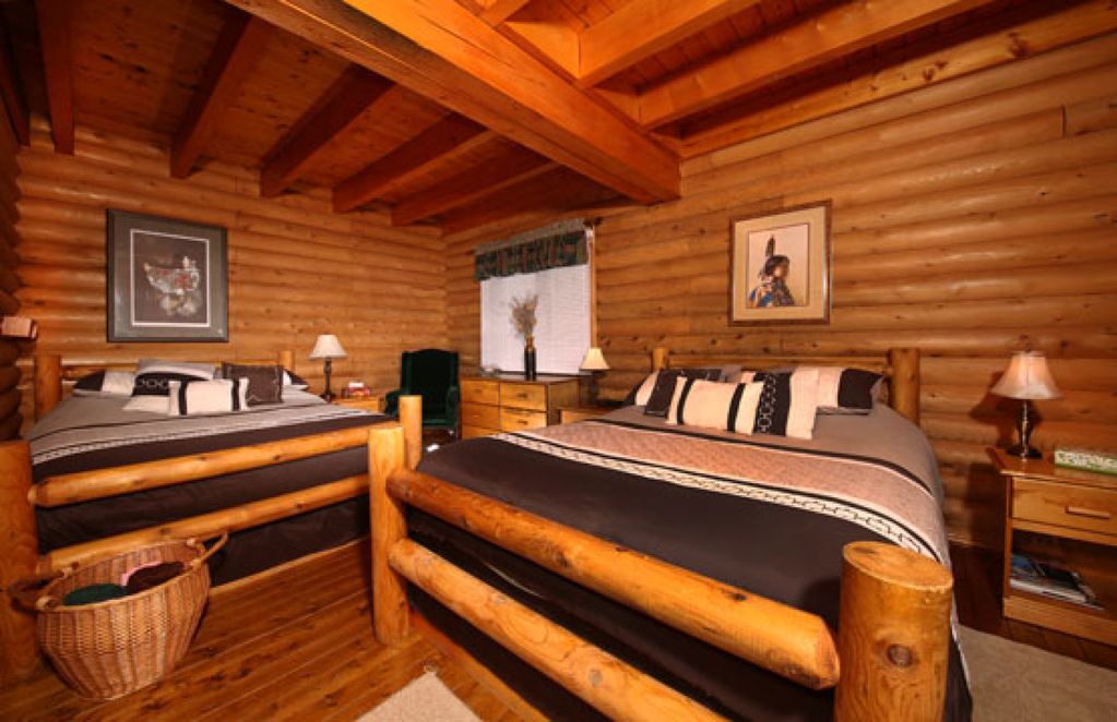 Main Brook Cabin | Tuckamore Lodge Rentals - Main Cedar Lodge - Room 6