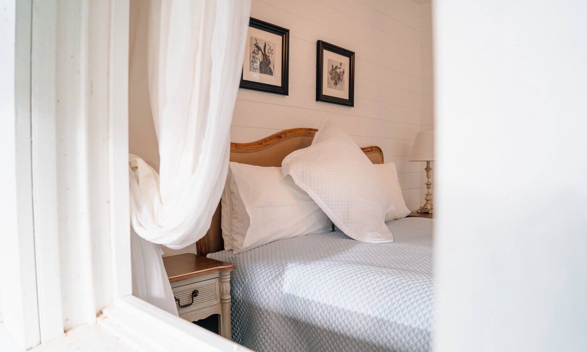 Pirinoa Cottage | Tuhitarata Hideaway. Romantic Couples Retreat