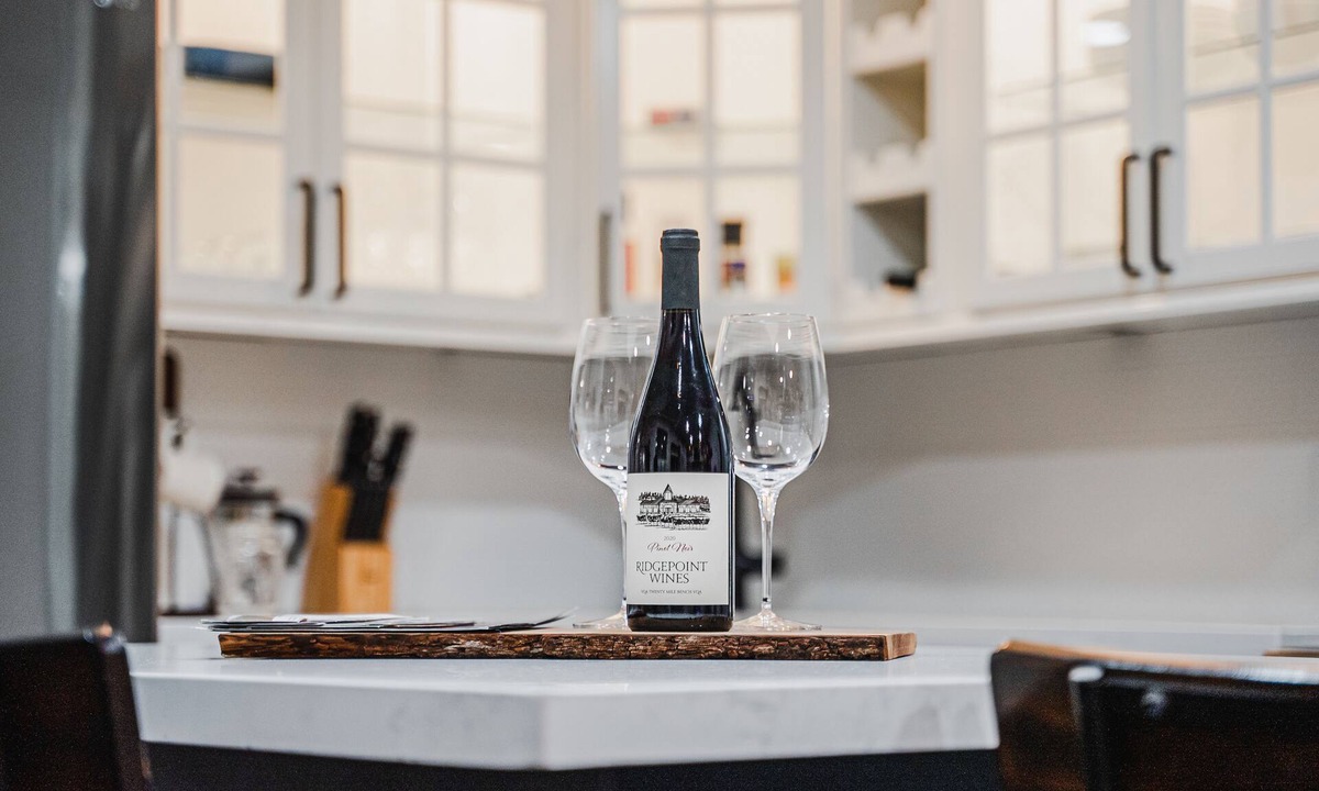 Vineland House | Two bedroom guest house in the heart of wine country!
