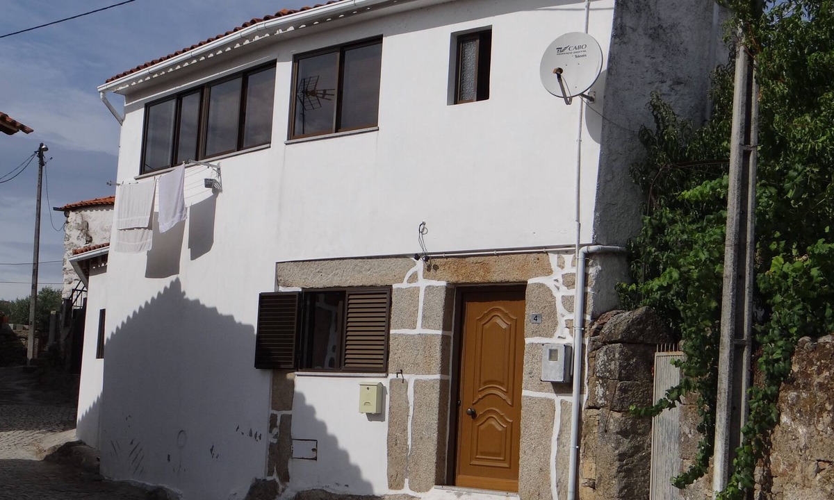 Vinhais House | Typical house in the center of Rebordelo