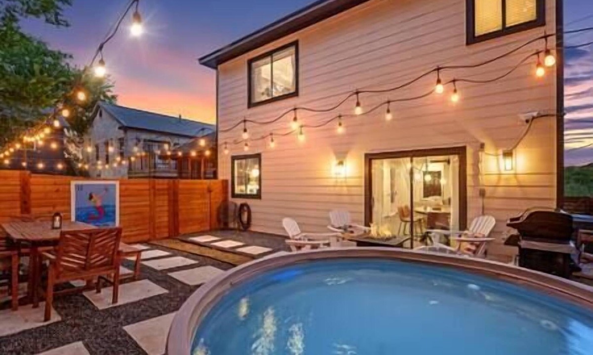 MLK House | Up to 12 Guests - Arcade - Outdoor Dining - POOL