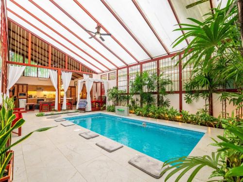 Chiguata Villa | Uva Blue Villas - Pool House - AC, 3 Ensuite bedrooms, 8 guests, Koi Fish Pond