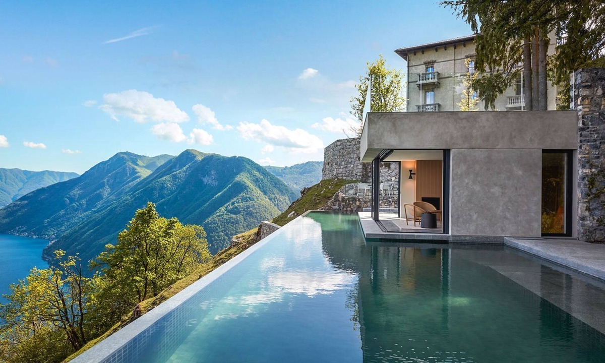 Pigra Villa | Villa Boffalora - Eight Bedroom Villa, Sleeps 14