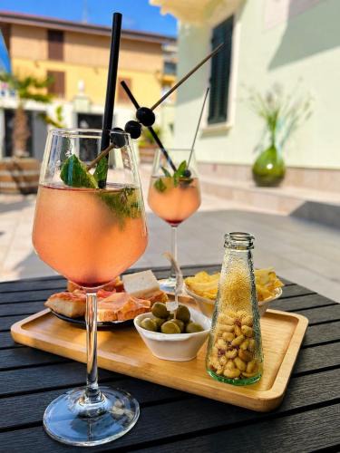 Albate House | Villa Patrizia - Suite esclusive con parcheggio privato