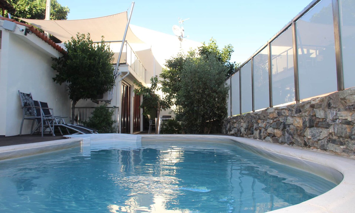 Braganca House | Villa with swimming pool, terrace and garden. Pets allowed.