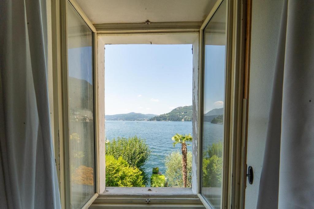 Torno Apartment | Vintage Home in the hamlet with lake view