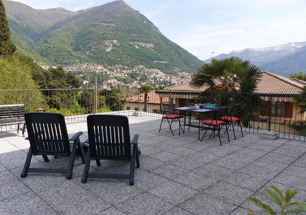 Torno Apartment | Voi da Noi Intero appartamento con parcheggio privato