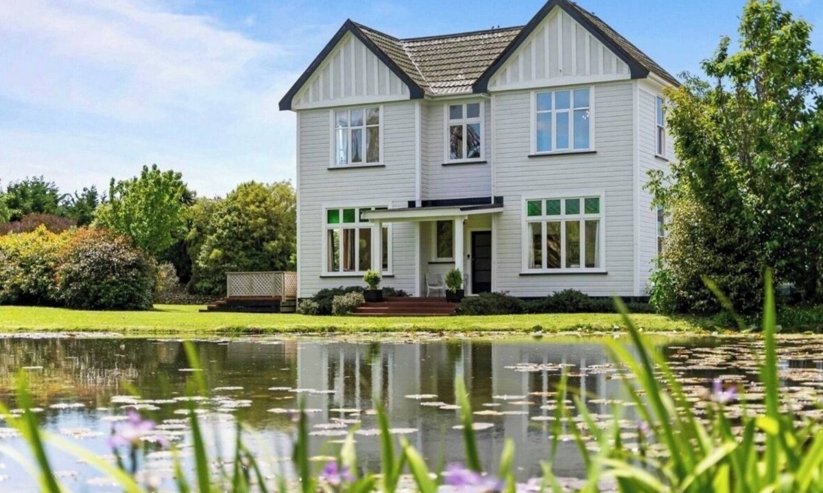 Solway Bed & Breakfast | Warm and welcoming, private one bedroom on a lifestyle property.