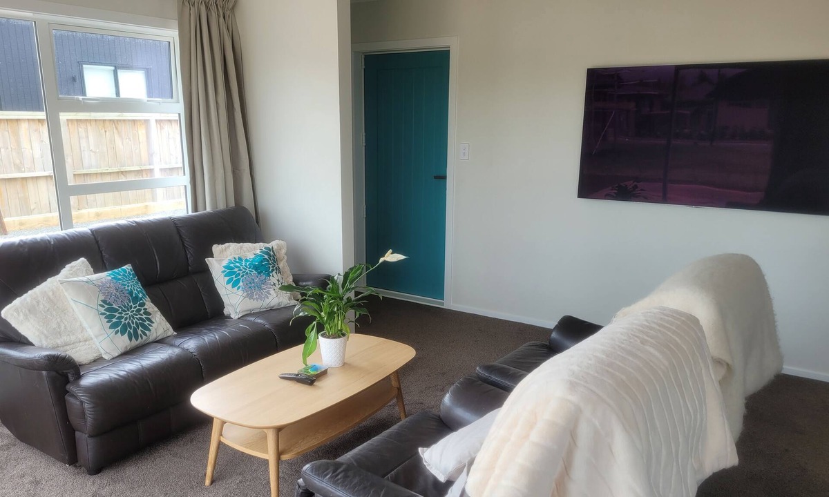 Martinborough House | Warm, new house, equipped with all you need for an enjoyable weekend away!