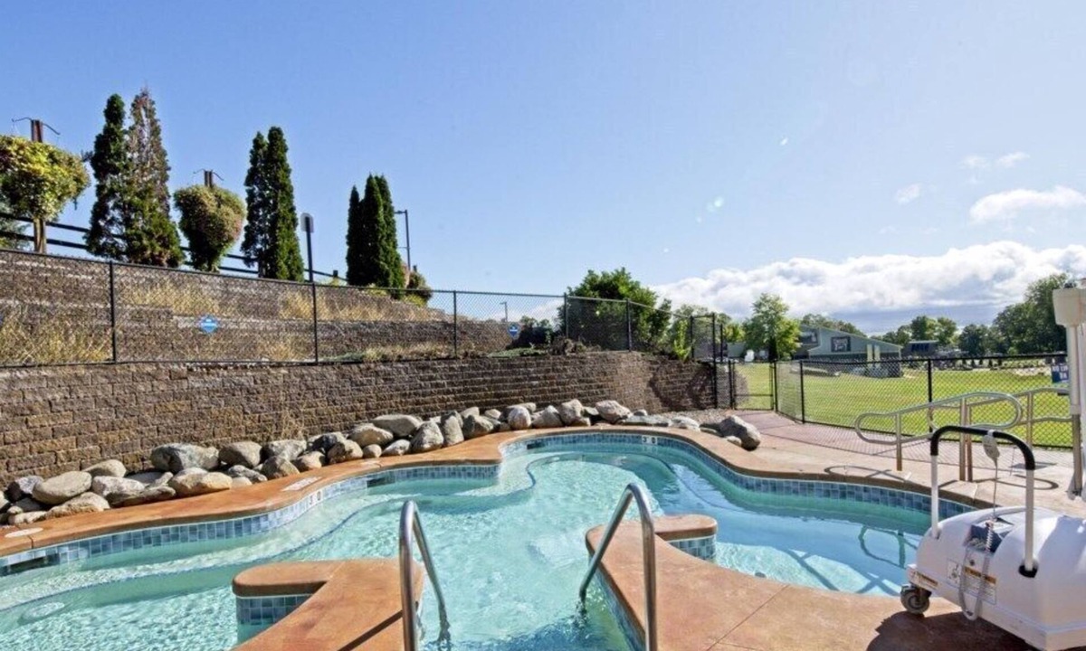 Wisconsin Dells House | Wisconsin Dells | Pool & Waterpark Access | Family Townhome Stay