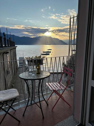 Cerro Apartment | With your feet in the lake