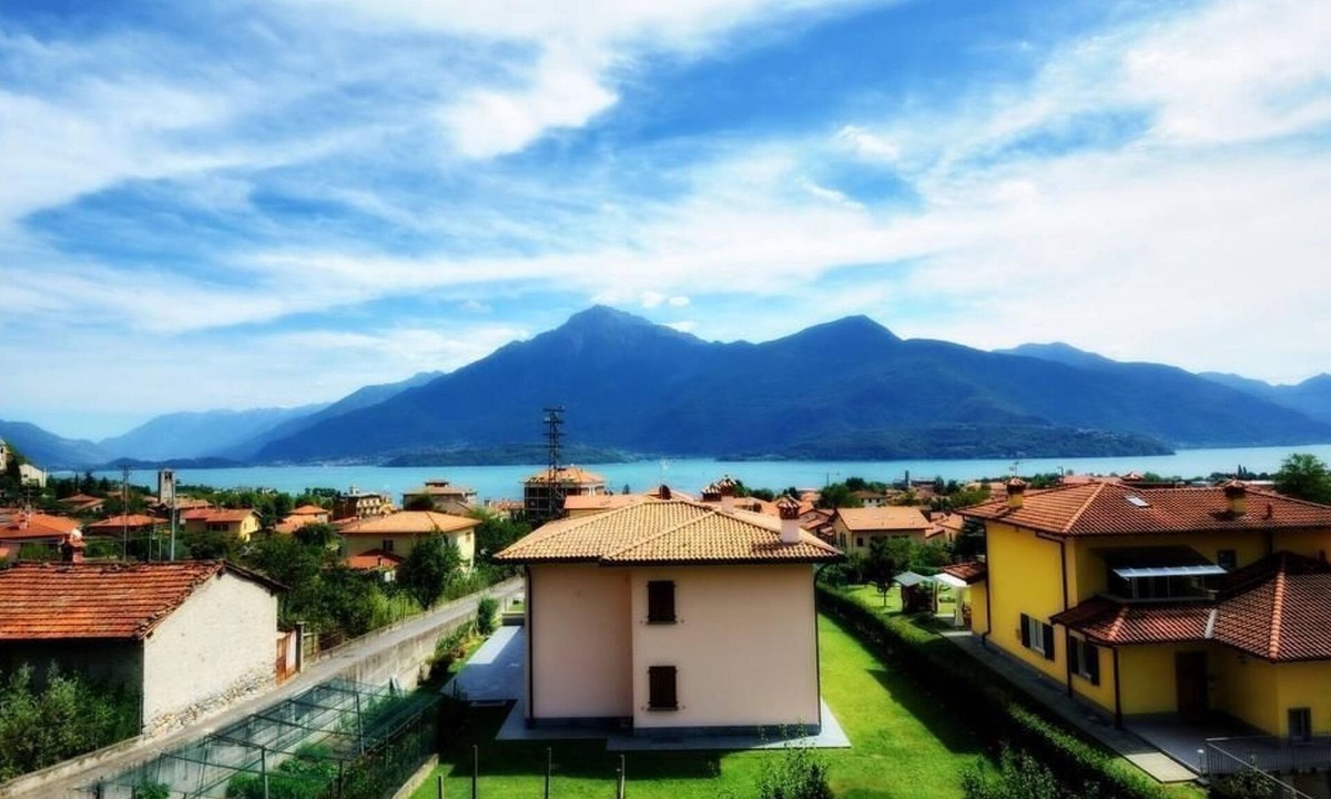 Consiglio di Rumo Apartment | Wohnung 'Eugenia' mit Wasserblick by Interhome