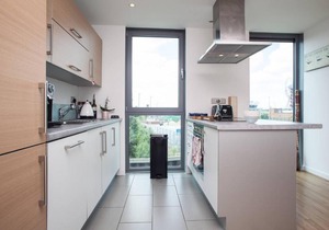 1BD Bright Cozy Queen Elizabeth Olympic Park Zne 2
