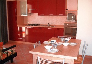 2 Bed Flat - Sleeps 4 - Garden - Parking - Wifi
