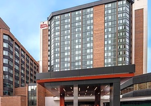3-Star Hotel ∙ Hilton Garden Inn Ottawa Downtown
