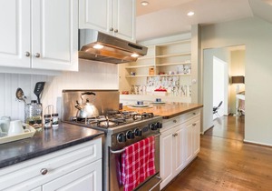 4BR Cozy Family Home- Close to UBC/YVR/DT+Shops