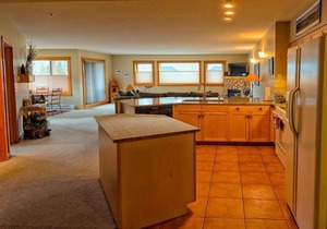 Amazing Rocky Mountain Views: Spacious, Bright, Comfortable Condo, Free WIFI