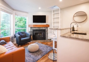 ❄︎Dusty's Suite❄︎ | 1 BR + Loft | Fully Renovated | 5 Min Walk to Creekside Gondola